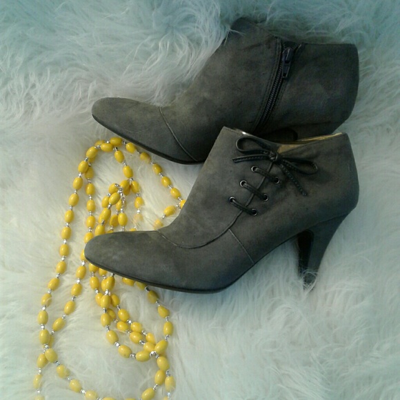 Naturalizer Shoes - Gray Suede Ankle Boots Naturalizer